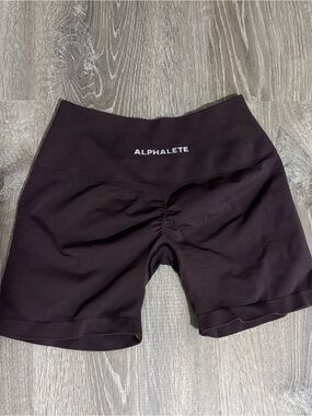 Alphalete Women's Scrunch Shorts — size small